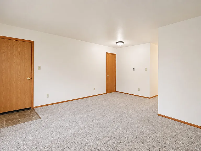 322 Maple Dr #2 — Photo 6