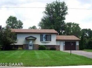 404 1st St N, Hoffman, MN 56339