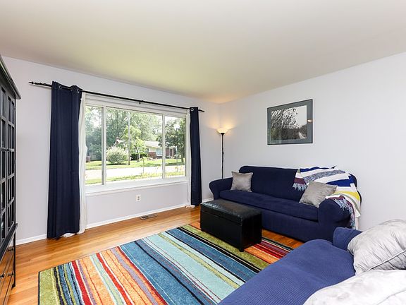 5th image of 2943 Marshall St
