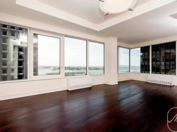 2 Water St APT 11E, New York, NY 10004
