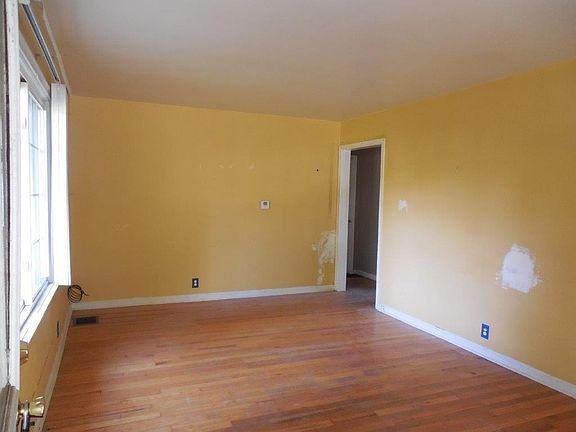 3rd image of 6651 Valley Mills Ave