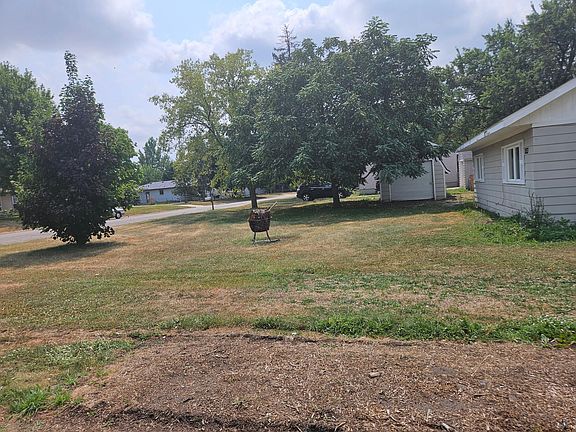 2nd image of 853 34th Ave N