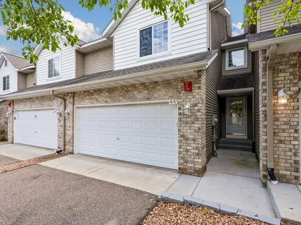 441 Pleasant Ln, Chaska, MN 55318