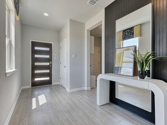 2nd image of 12409 Zanyatta Pl