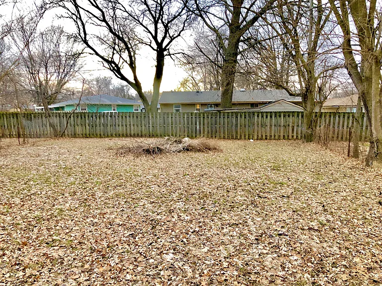 924 N Sunset Ave — Photo 8