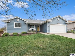 21860 Quail Dr, Gretna, NE 68028
