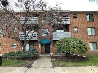 1343 N Winslowe Dr Unit 203, Palatine, IL 60074