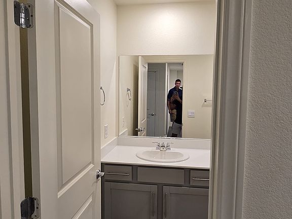 5th image of 815 Calm Crystal Ct