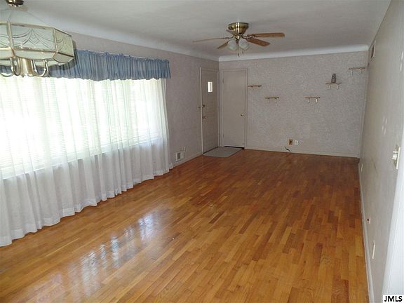 5th image of 1405 Larrys Dr