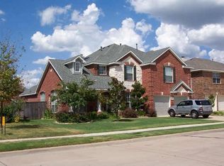 528 Teresa Ln, Grand Prairie, TX 75052