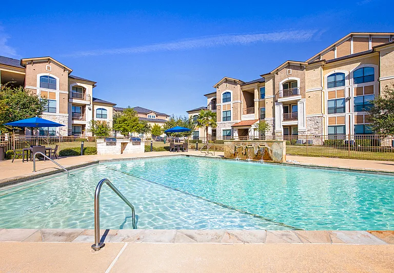 Summercrest Burleson Apartments — Photo 33