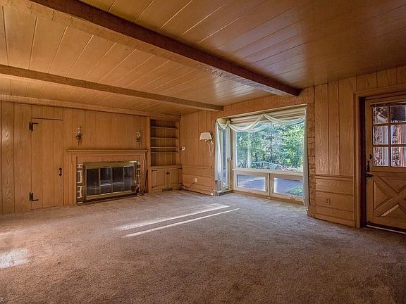 5th image of 25525 Edgecliff Dr