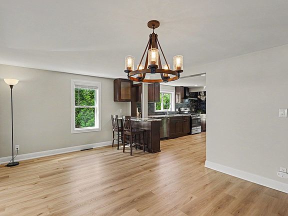 5th image of 4047 N Water Rd