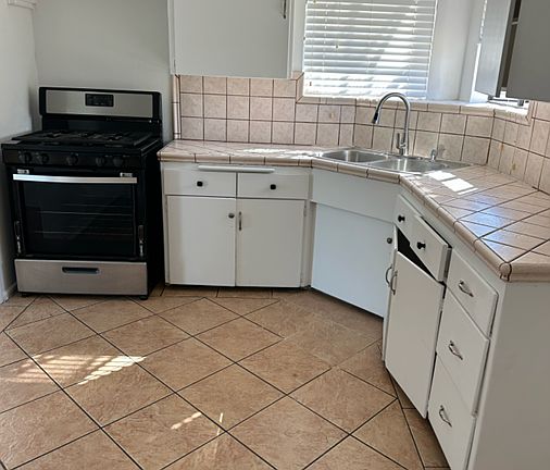 2nd image of 5342 W 120th St