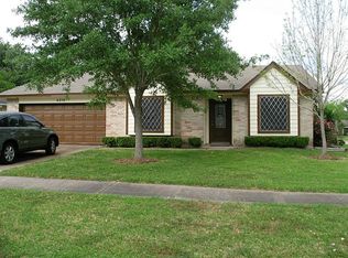 6214 Vinewood Ln, League City, TX 77573