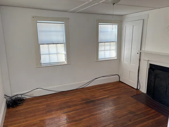 8 Southwick St, Salem, MA 01970