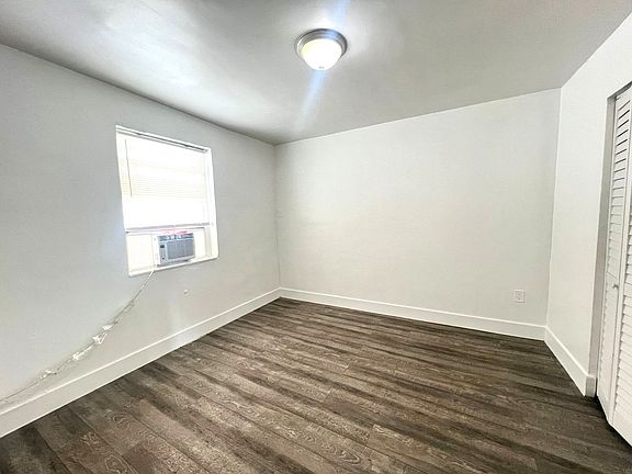 3rd image of 1805 NW 2nd Ct #202