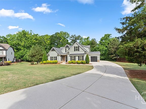 4th image of 300 Bryce Avenue