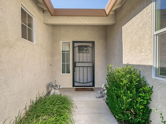 3rd image of 6498 Beretta Ln