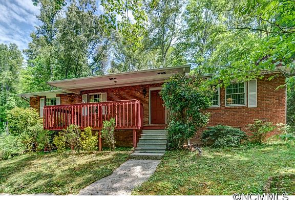 2nd image of 153 Wendy Ln
