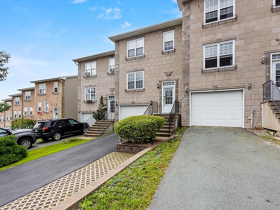 3rd image of 30 Brigadier Ct