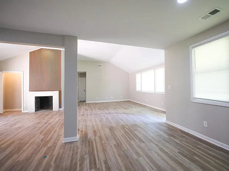 366 Wimpole Dr — Photo 20