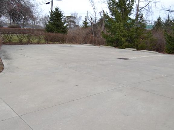 3rd image of 21 New Market Dr