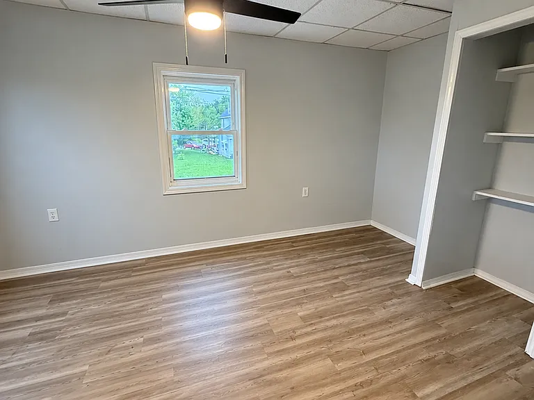 910 N Harrison St — Photo 2