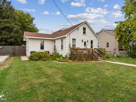 2nd image of 160 Lemmon St