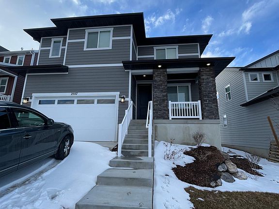 3rd image of 2557 Velvet Moon Dr