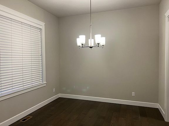 5th image of 1141 NW Pickering St