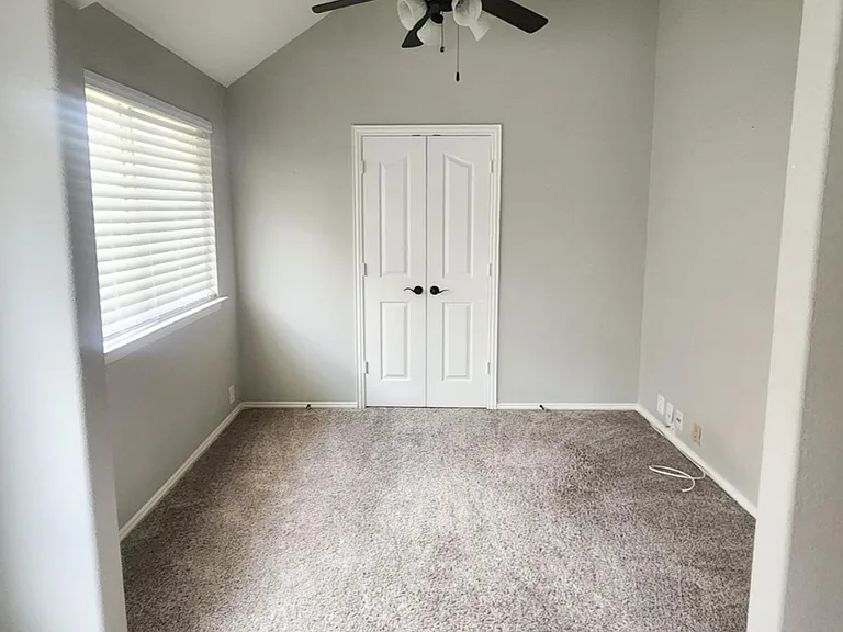 2200 Shannon Dr — Photo 24