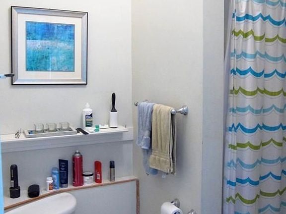 5th image of 996 Chestnut St APT 3