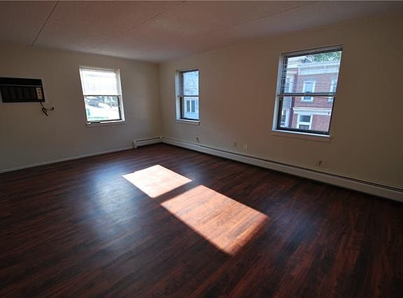 3rd image of 1 Washington St
