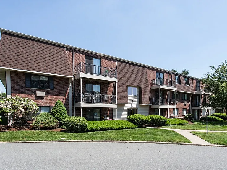 Oak Ridge Village Apartments — Photo 5