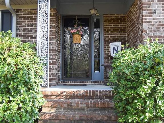 2nd image of 613 Maxanna Dr