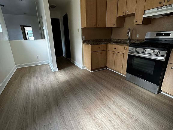 3rd image of 123 Chestnut St APT 2