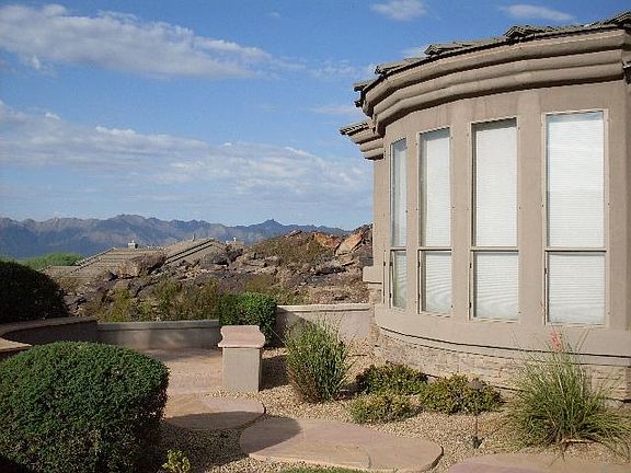 5th image of 204 W Desert Flower Ln