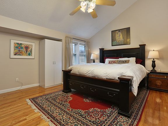 4th image of 9 Russell Dr #B