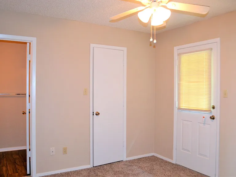 1251 Dallas Dr — Photo 11