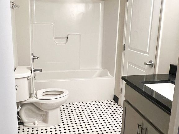5th image of 442 Main St #204