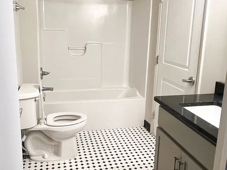 442 Main St — Photo 5