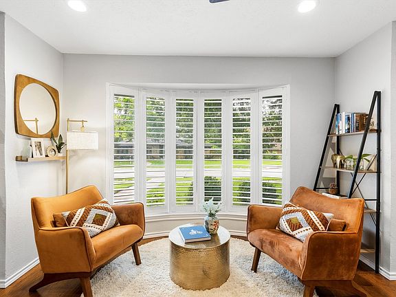 5th image of 1809 Greenway Dr