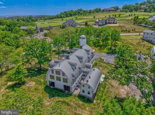 18360 Turnberry Dr, Round Hill, VA 20141