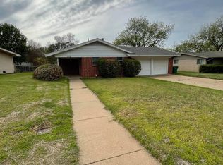 912 Fairview St, Graham, TX 76450