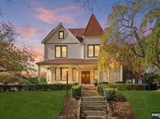 328 Carmita Ave, Rutherford, NJ 07070