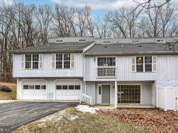 11 Toboggan Run Dr #11, Wellsville, PA 17365