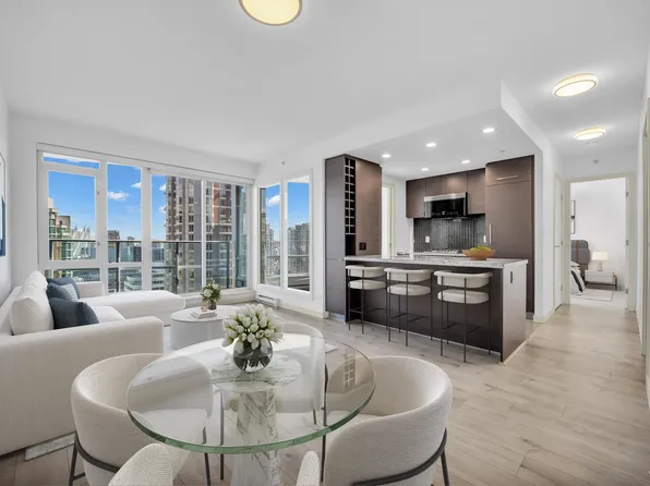 833 Homer St #1706, Vancouver, BC V6B 0H4