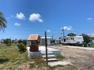 1400 Kingfisher Dr, Englewood, FL 34224