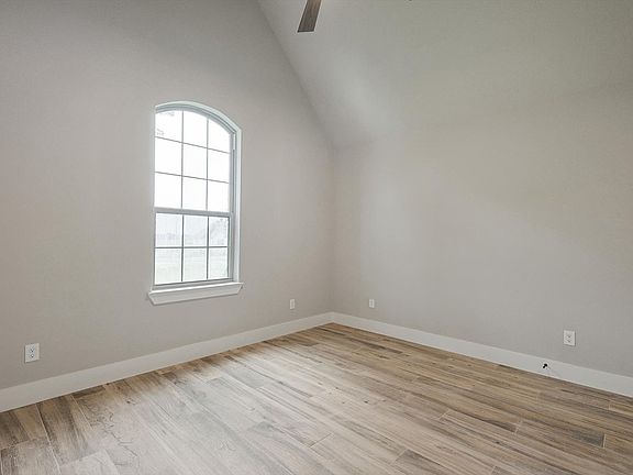 4th image of 2084 Glenhollow Dr